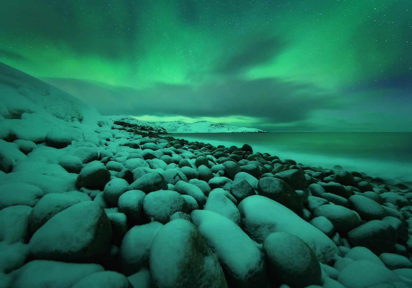 Famous Modern Art Prints: Aurora Borealis Over Ocean in Teriberka Night - Northern Lights - Seascape - Rural / Country Style Landscape / Nature Loose / Unframed / Frameless / Frameable Photograph Wall Art Print - Artwork