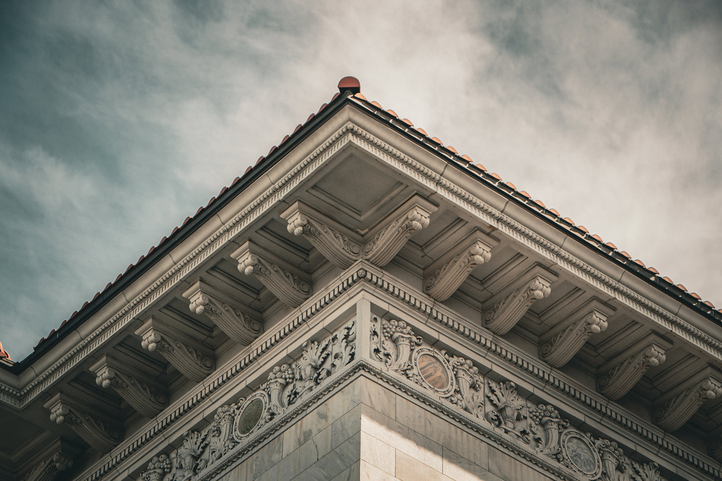 Roof Line of Tomochichi Federal Building Savannah GA Canvas Wall Art Prints