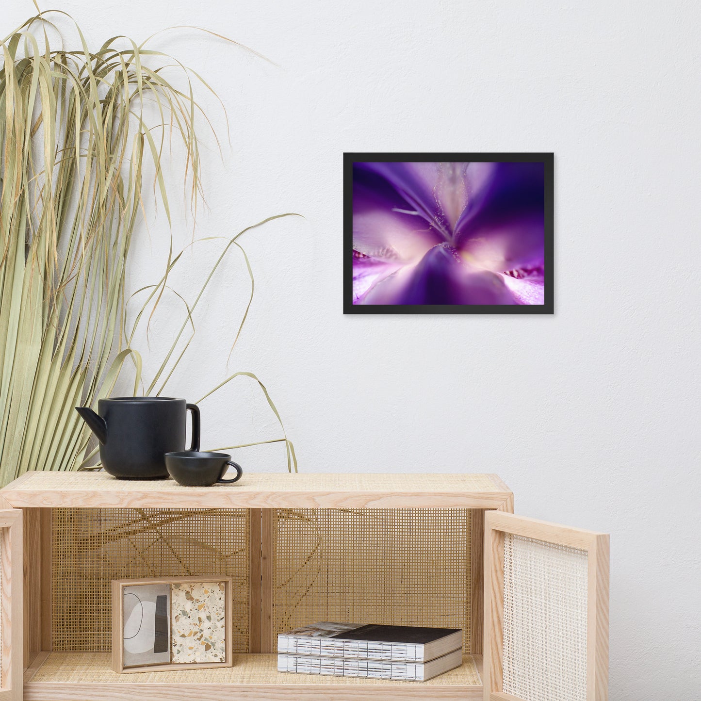 Iris Center Petals Floral Nature Photo Framed Wall Art Print
