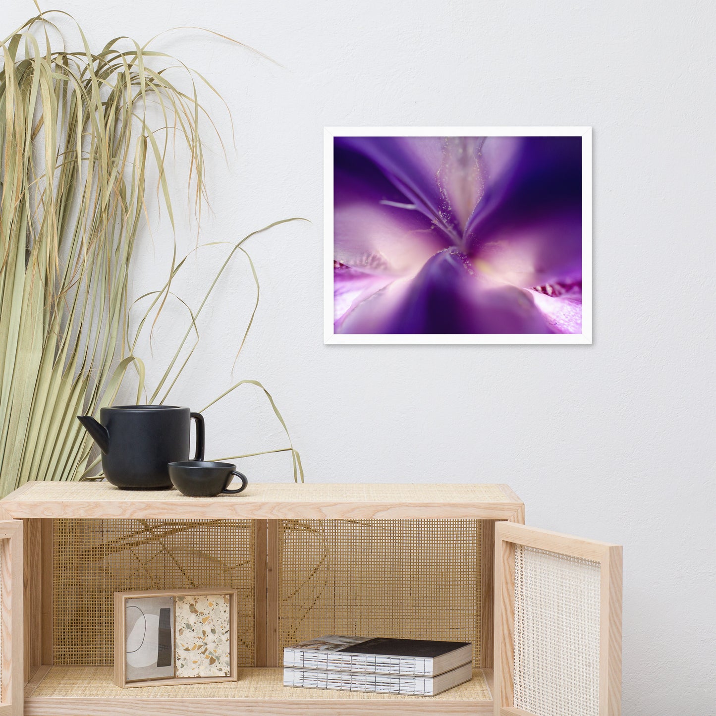 Iris Center Petals Floral Nature Photo Framed Wall Art Print