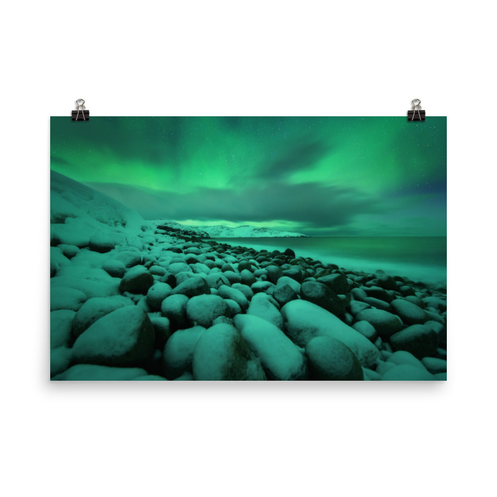 Rustic Mountain Wall Art: Aurora Borealis Over Ocean in Teriberka Night - Northern Lights - Seascape - Rural / Country Style Landscape / Nature Loose / Unframed / Frameless / Frameable Photograph Wall Art Print - Artwork