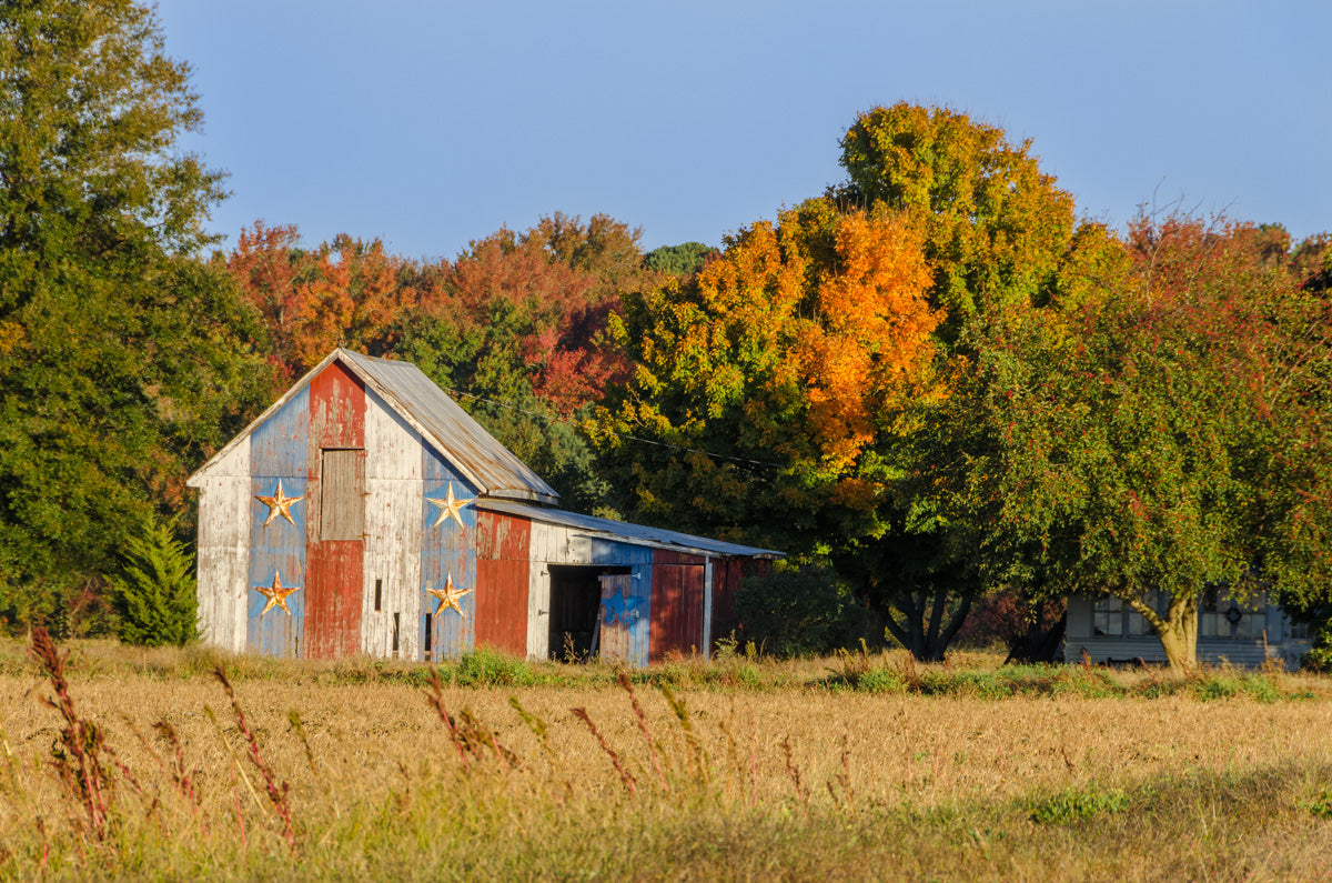 Patriotic Barn in Field Traditional Color Landscape Photo DIY Wall Decor Instant Download Print - Printable - PIPAFINEART