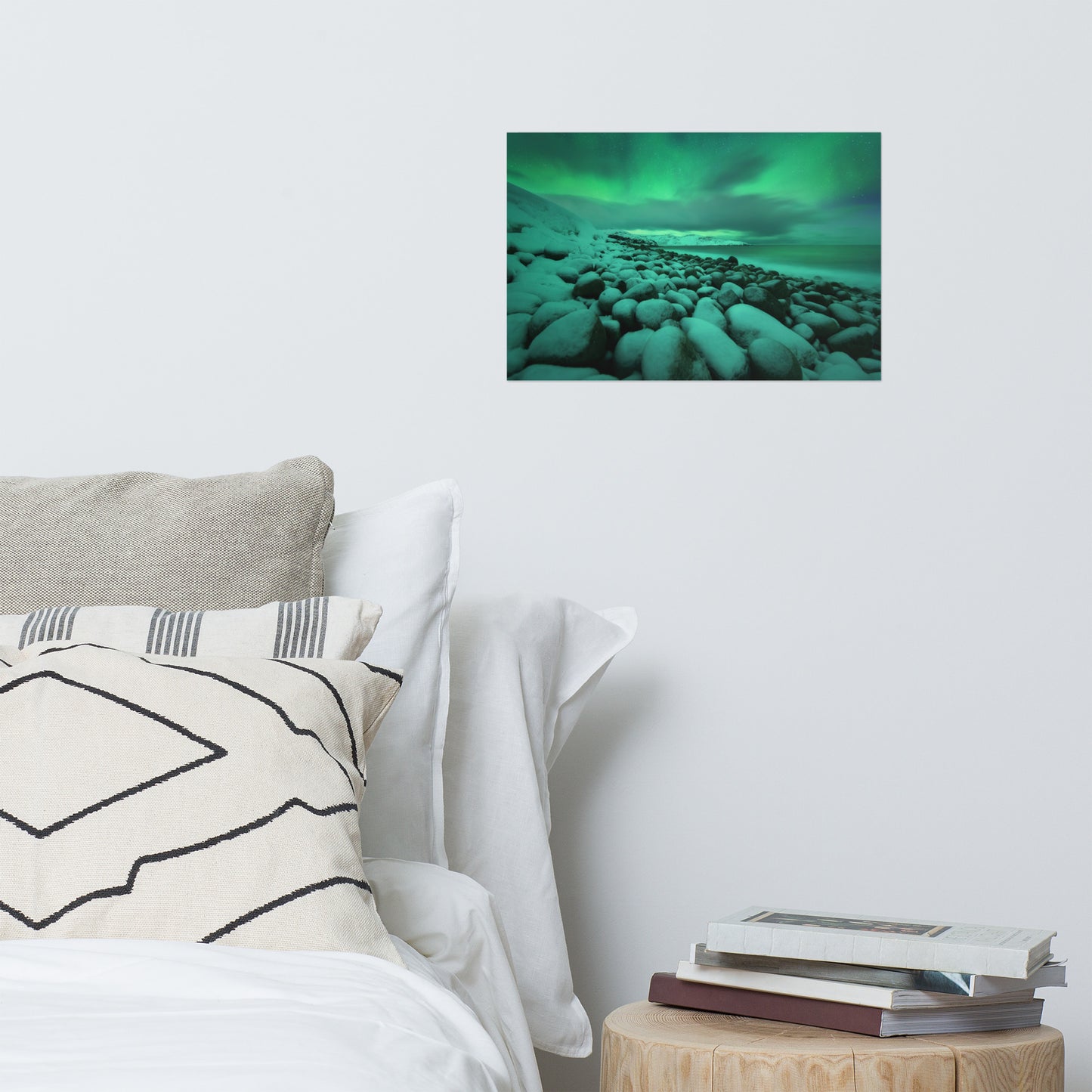 Bedroom Art Over Bed: Aurora Borealis Over Ocean in Teriberka Night - Northern Lights - Seascape - Rural / Country Style Landscape / Nature Loose / Unframed / Frameless / Frameable Photograph Wall Art Print - Artwork