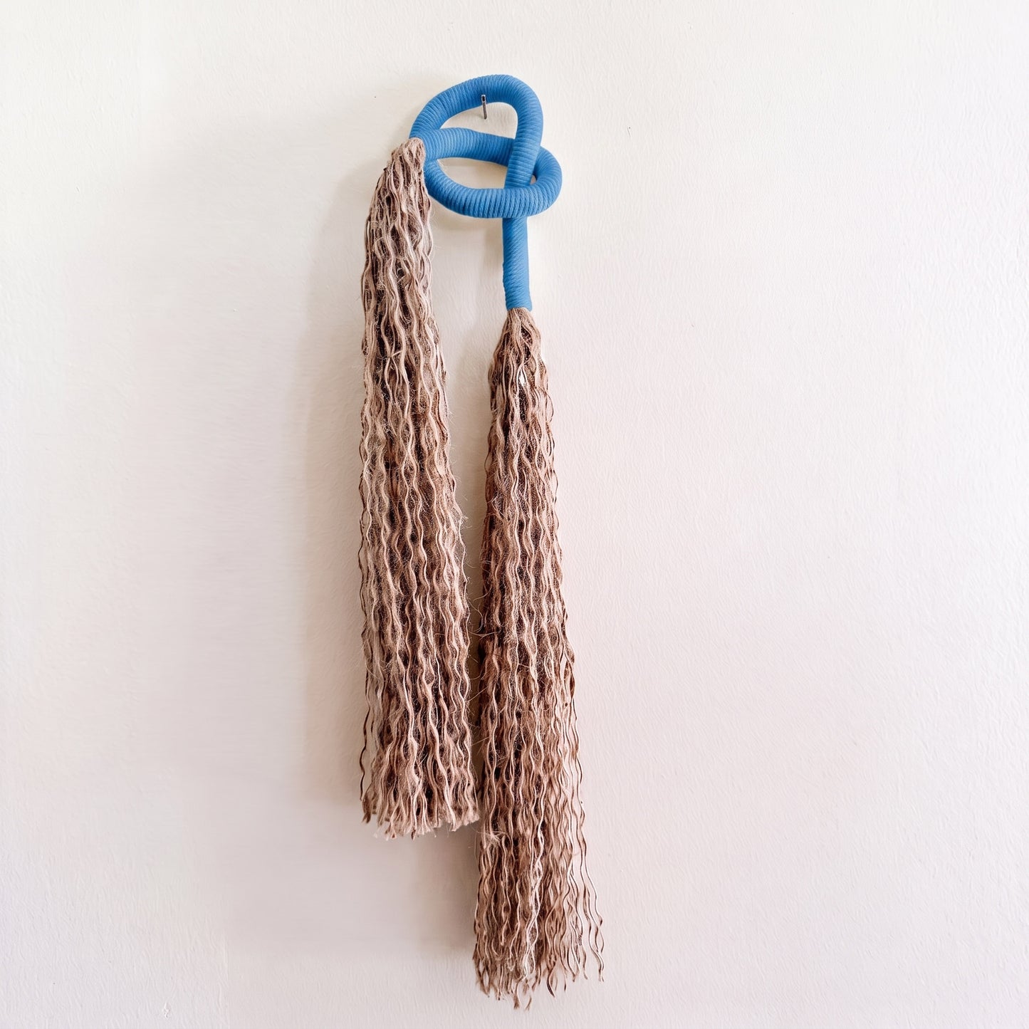 Minimalist Overhand Knot Macrame Wall Hanging – Textured Fiber Art Azure Blue