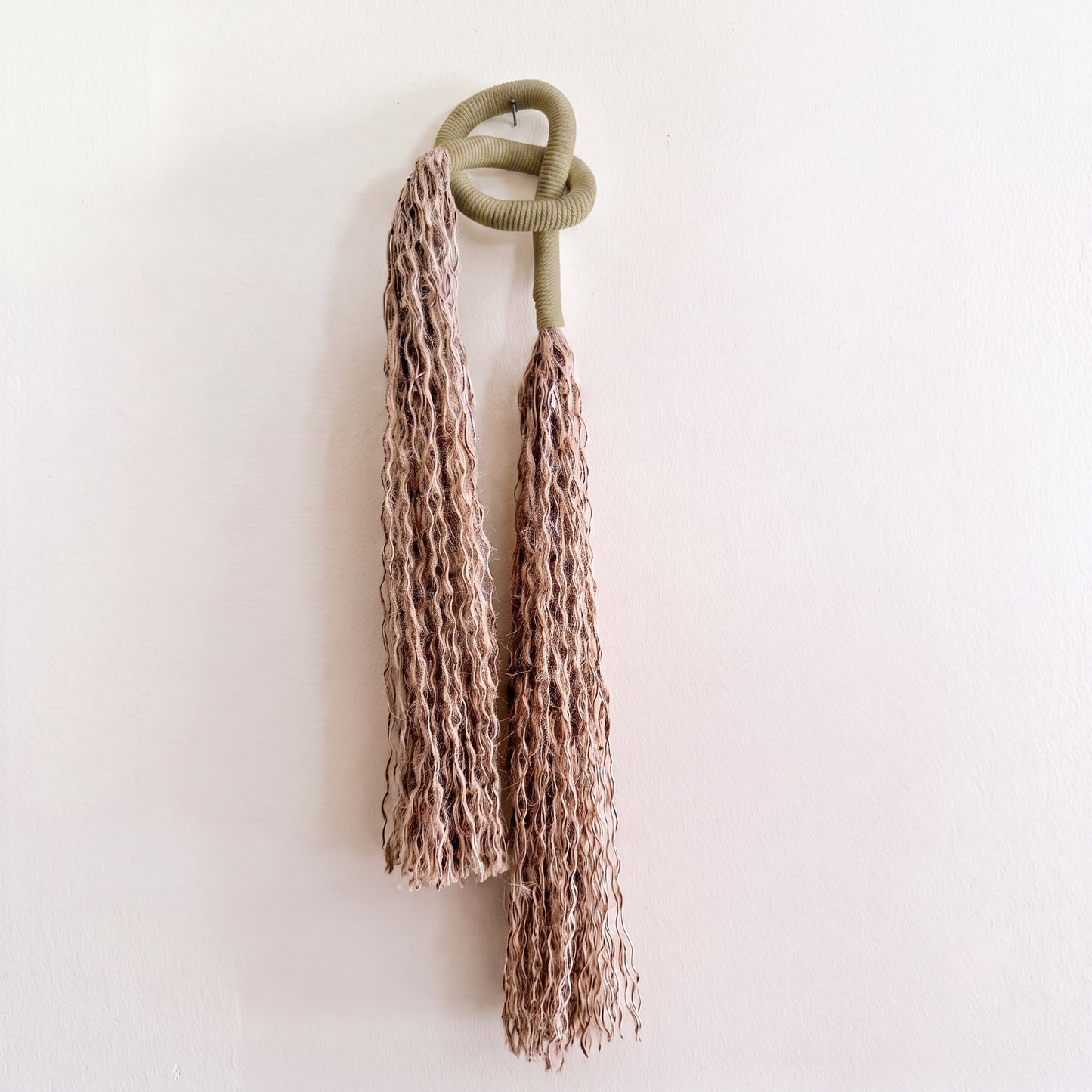 Minimalist Overhand Knot Macrame Wall Hanging – Textured Fiber Art Dark Khaki