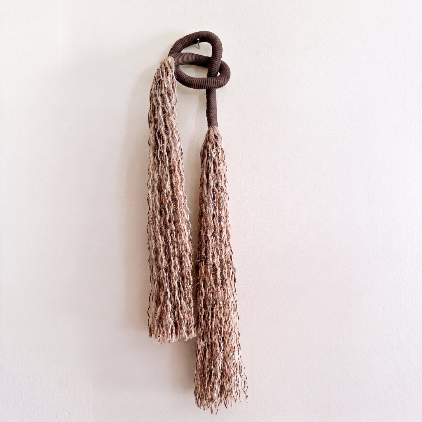 Minimalist Overhand Knot Macrame Wall Hanging – Textured Fiber Art Expresso Brown