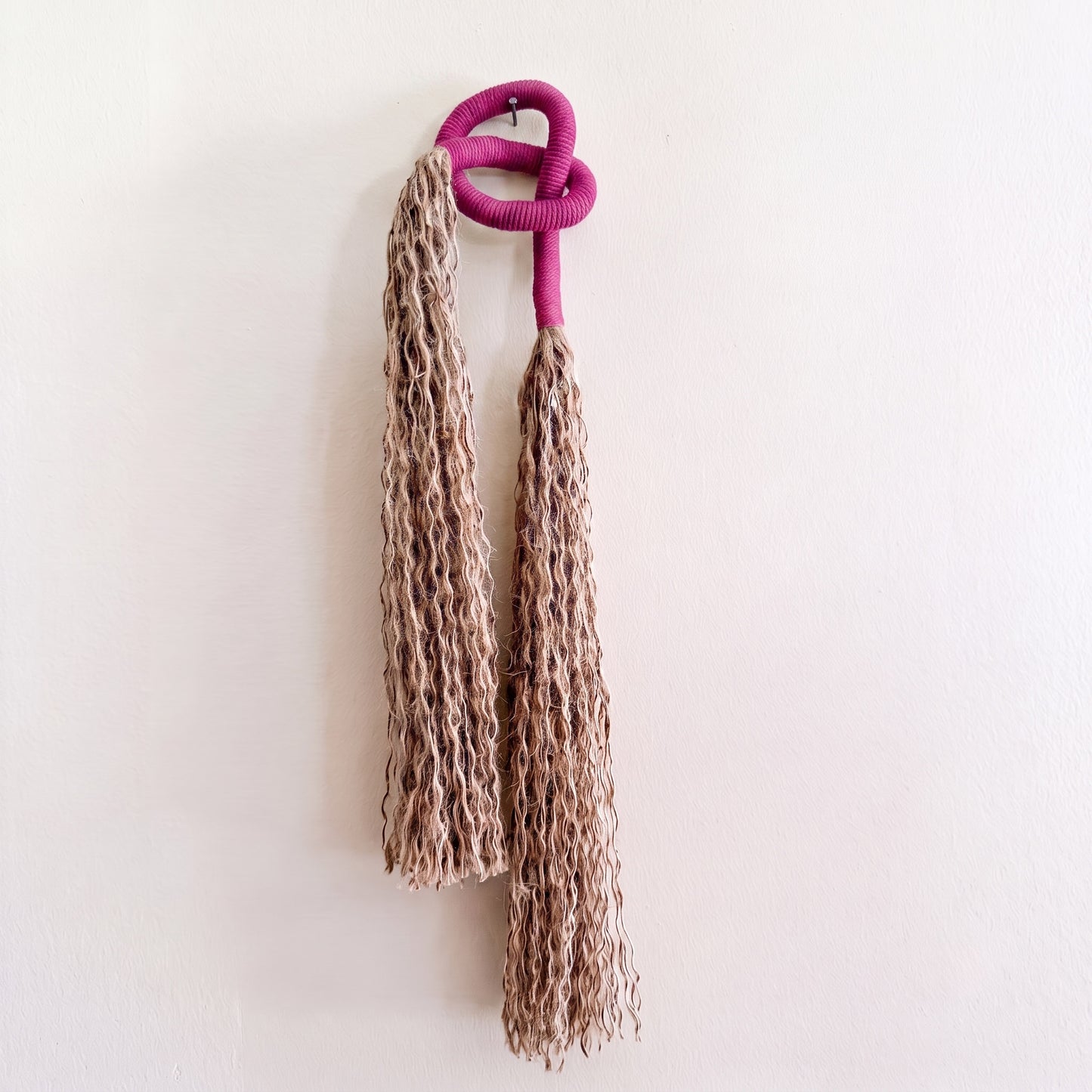 Minimalist Overhand Knot Macrame Wall Hanging – Textured Fiber Art Magenta