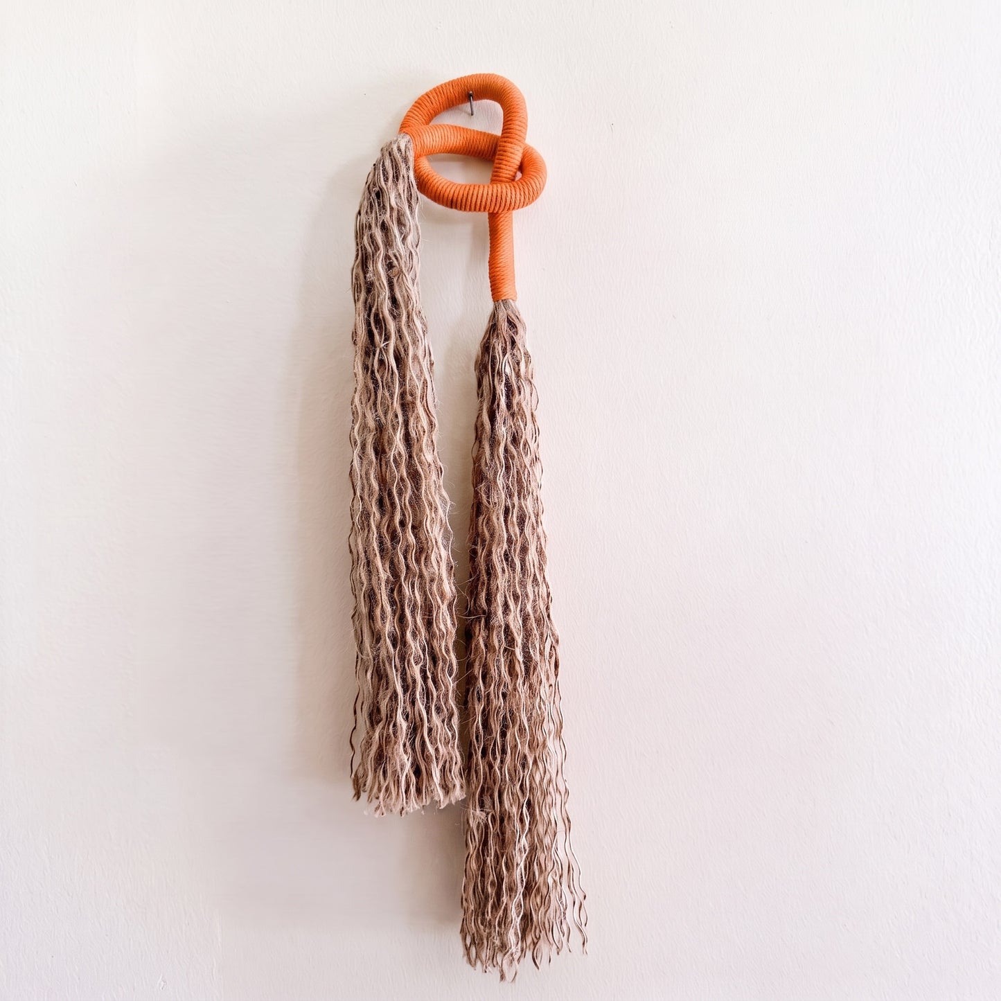 Minimalist Overhand Knot Macrame Wall Hanging – Textured Fiber Art Pumpkin Orange