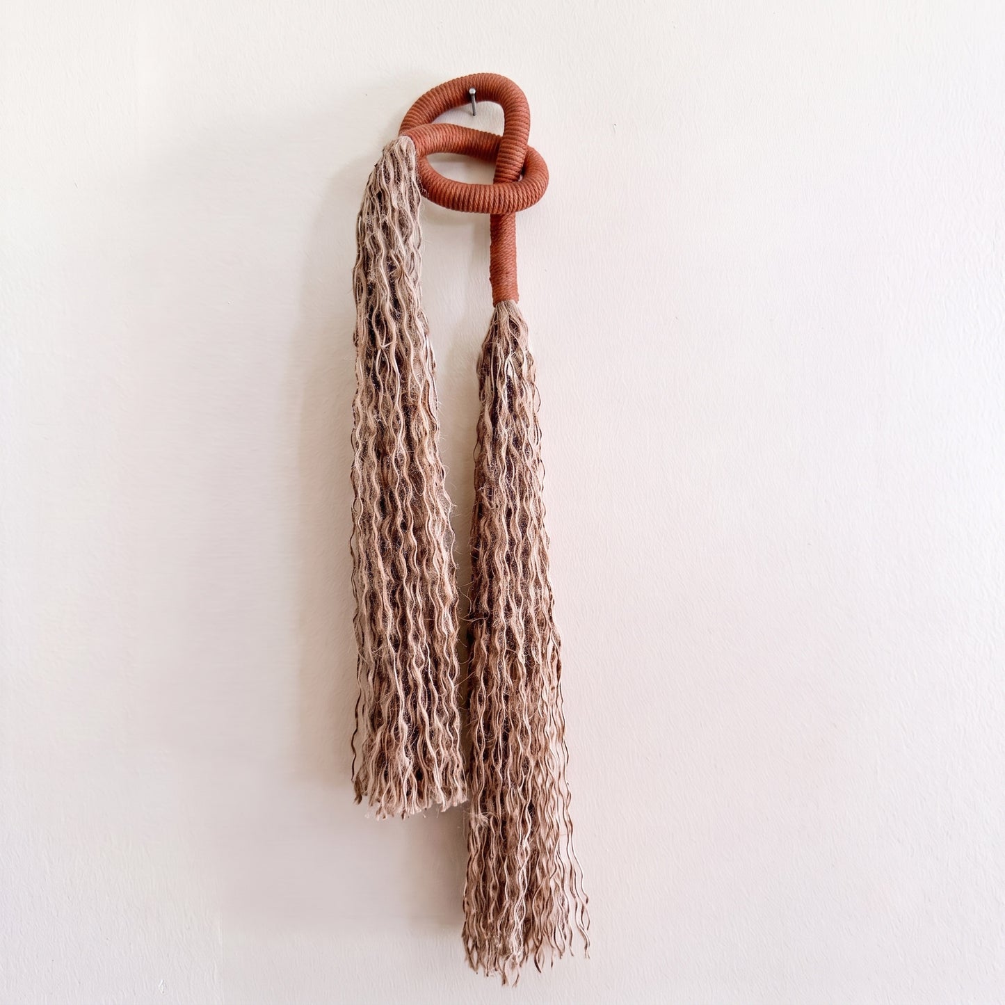 Minimalist Overhand Knot Macrame Wall Hanging – Textured Fiber Art Reddish Brown