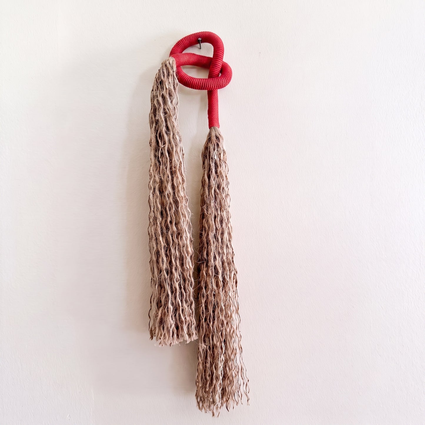 Minimalist Overhand Knot Macrame Wall Hanging – Textured Fiber Art Scarlet Red