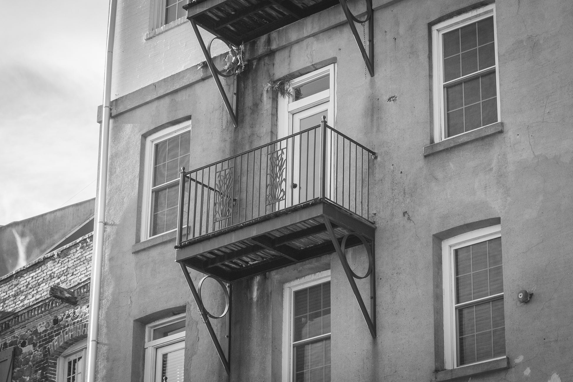 Architectural / Industrial / Cityscape Abstract Decor Old Iron Balcony River Street Savannah Ga Loose Wall Art Print 