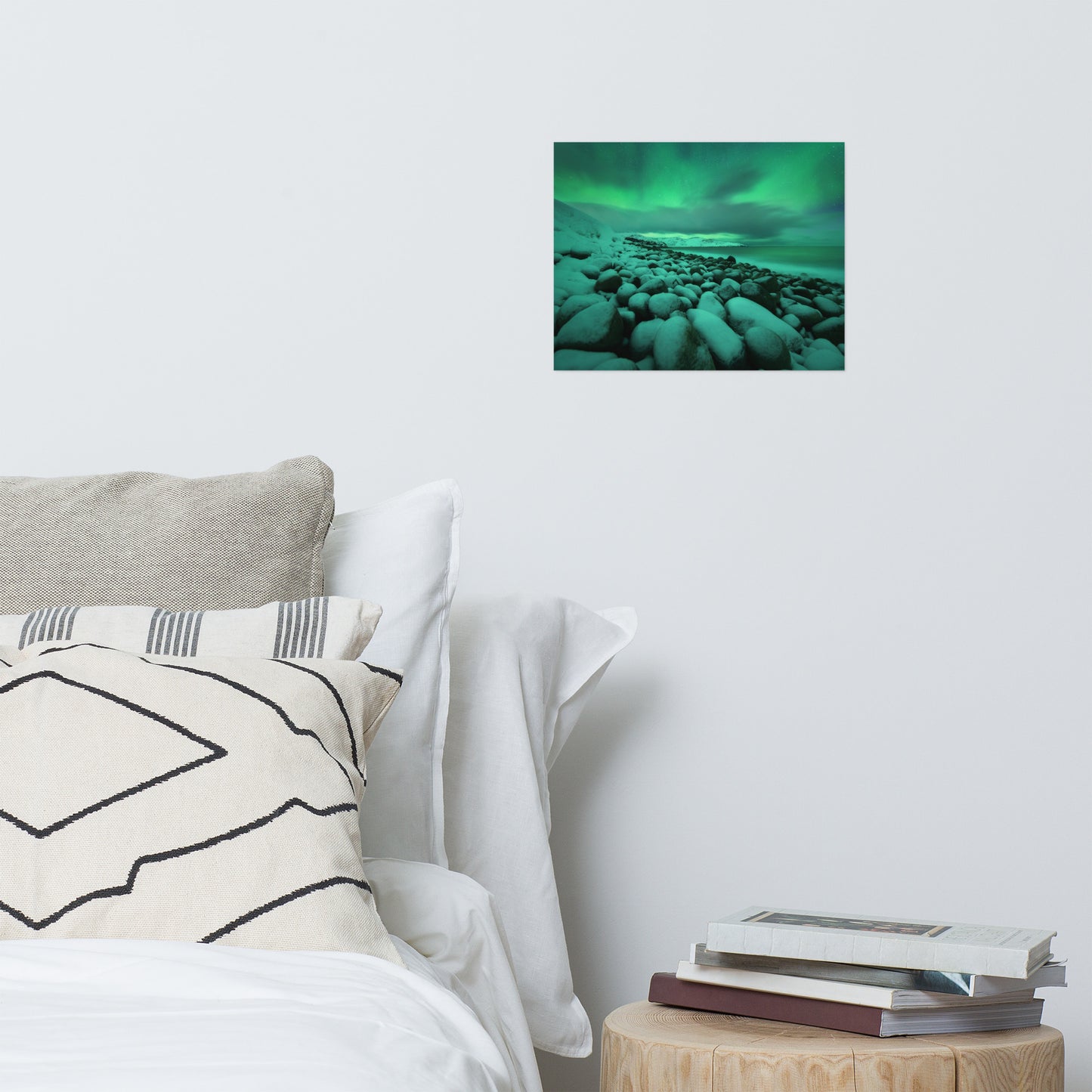 Bedroom Art For Above Bed: Aurora Borealis Over Ocean in Teriberka Night - Northern Lights - Seascape - Rural / Country Style Landscape / Nature Loose / Unframed / Frameless / Frameable Photograph Wall Art Print - Artwork
