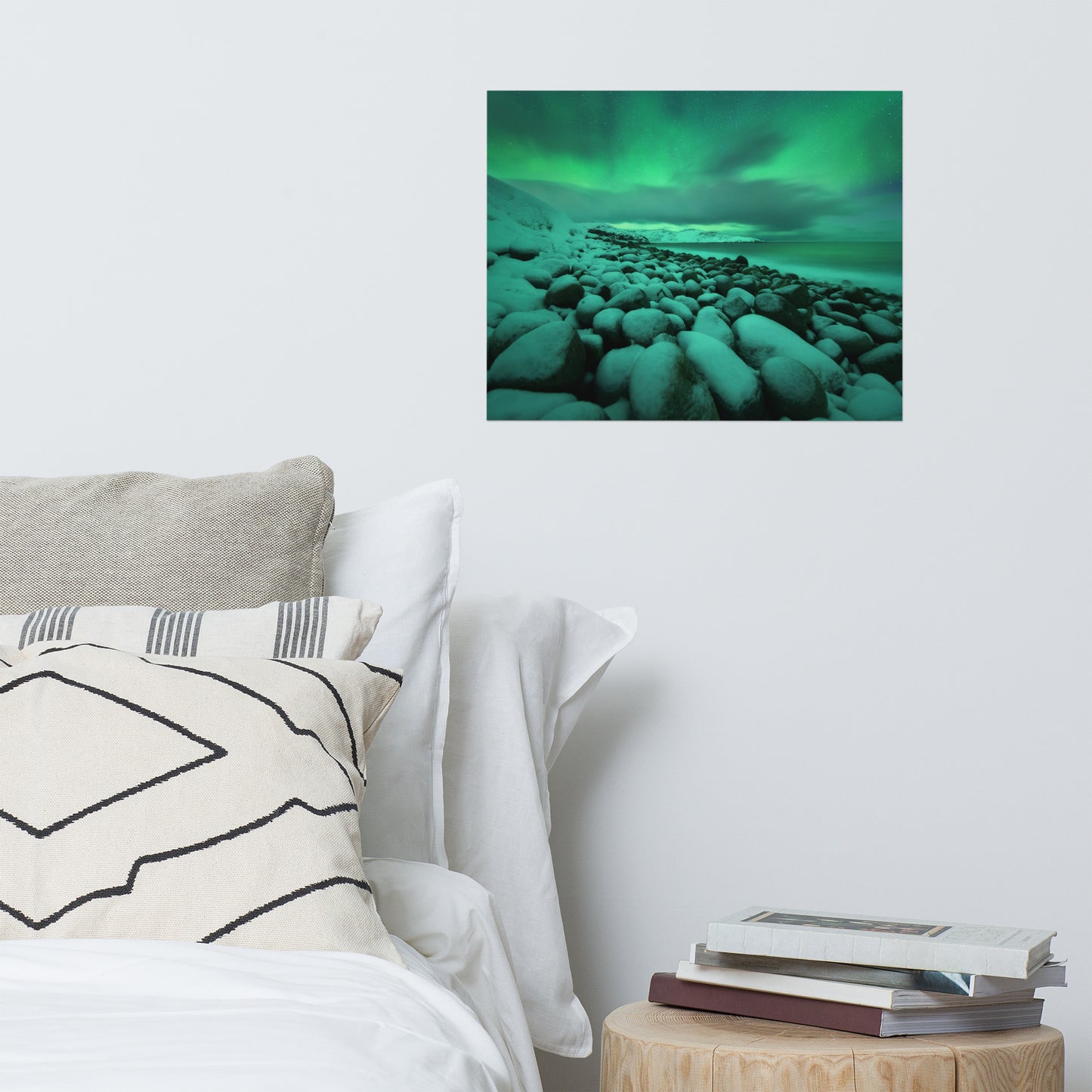 Bedroom Artwork Above Bed: Aurora Borealis Over Ocean in Teriberka Night - Northern Lights - Seascape - Rural / Country Style Landscape / Nature Loose / Unframed / Frameless / Frameable Photograph Wall Art Print - Artwork
